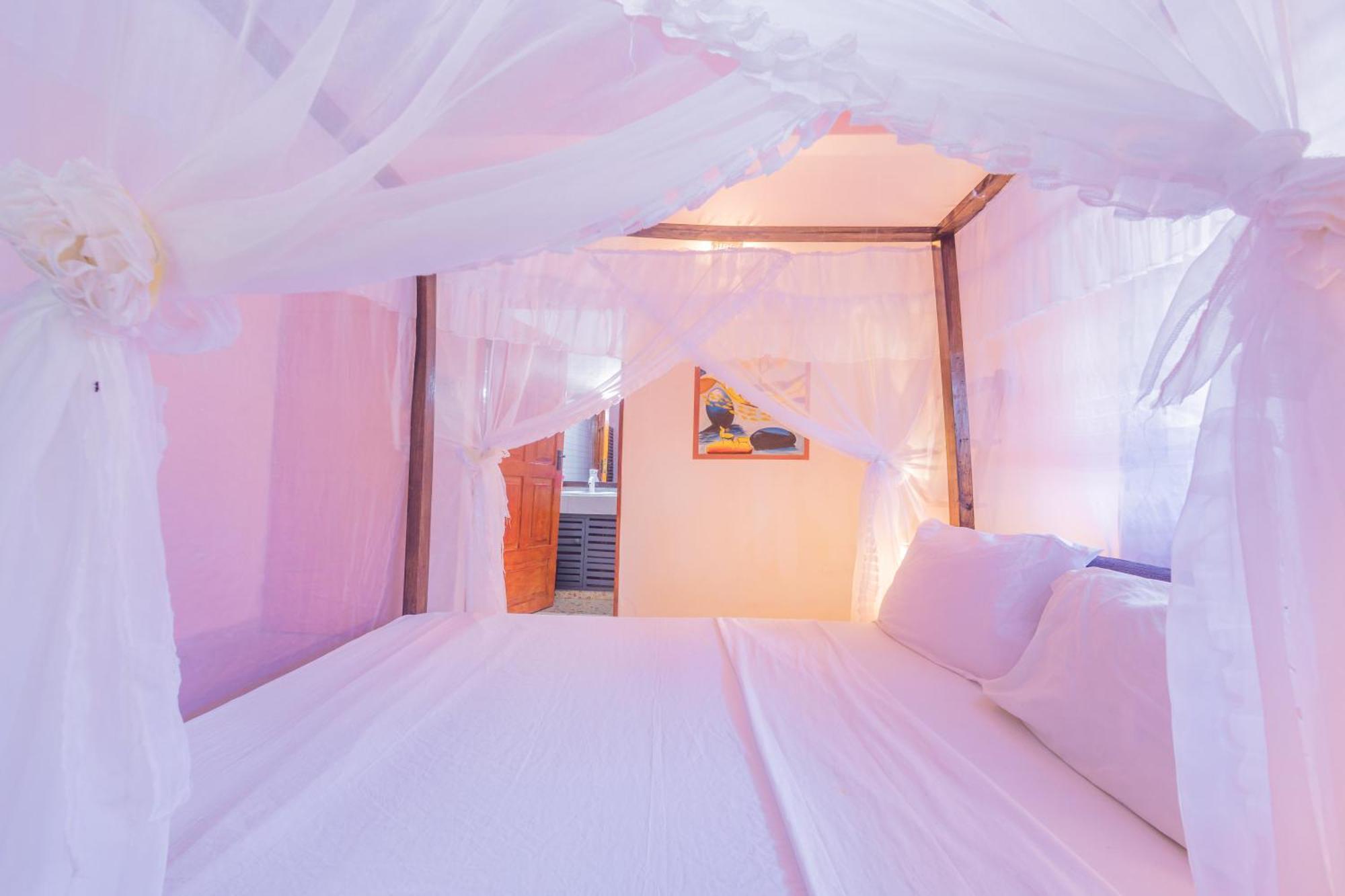 Villas Dora And Holly Diani Beach Luaran gambar