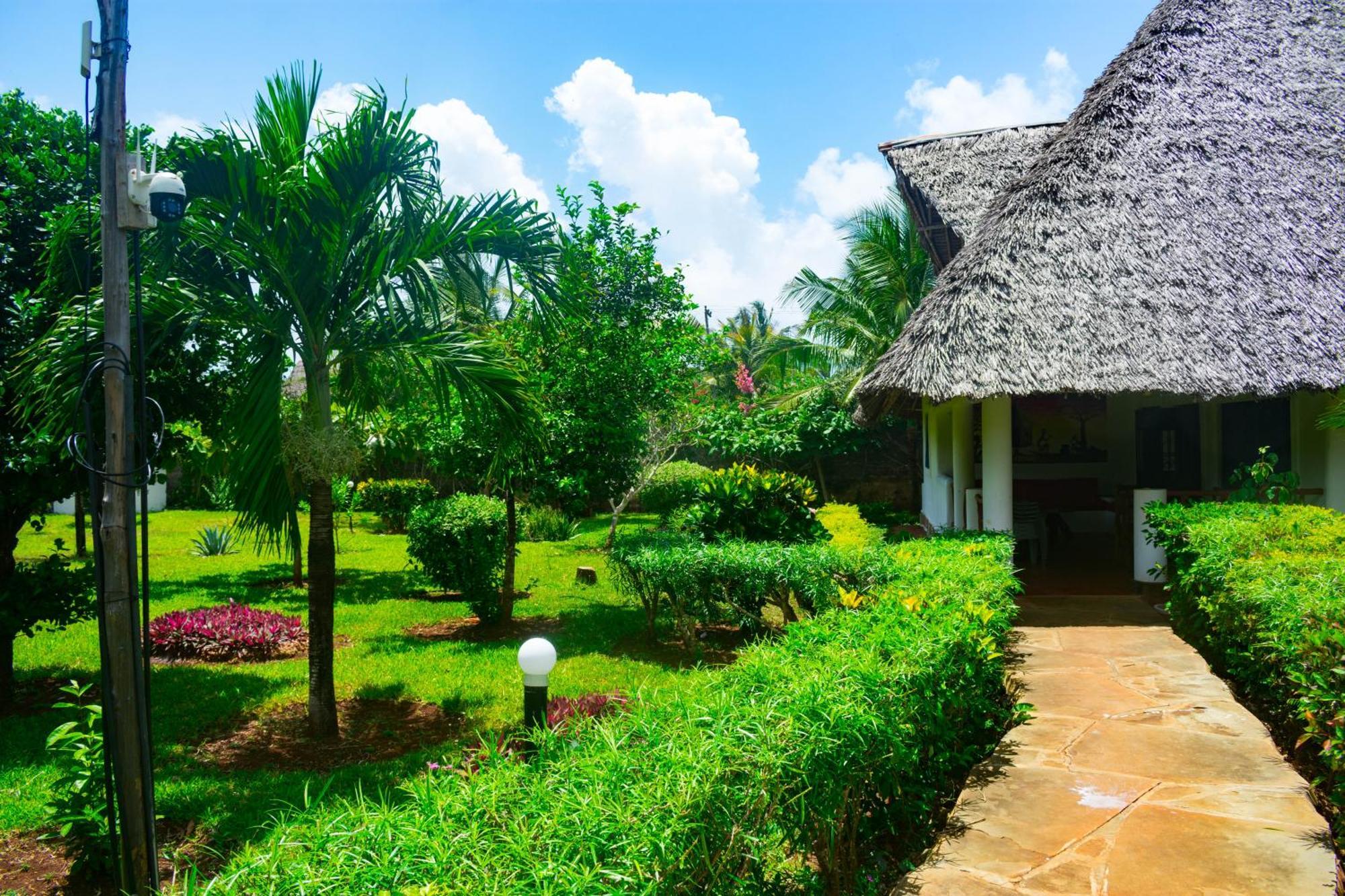 Villas Dora And Holly Diani Beach Luaran gambar